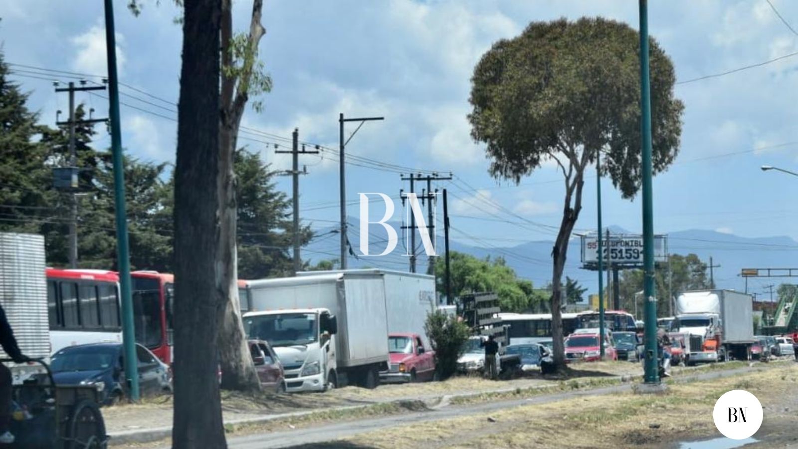Prevalece “embudo” vehicular en Central de Abastos de Toluca